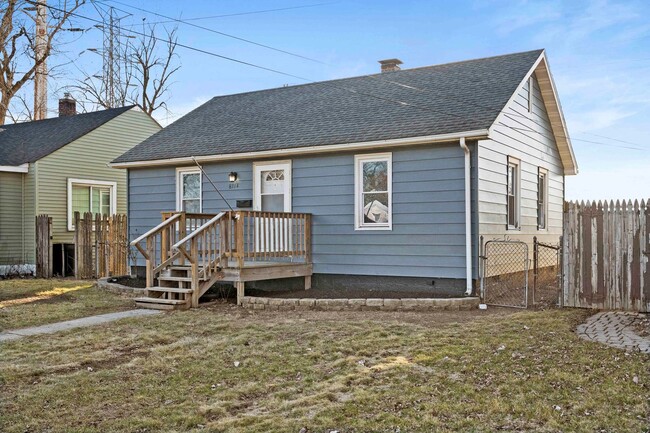 Building Photo - 2BD/1BA Home With Central Air
