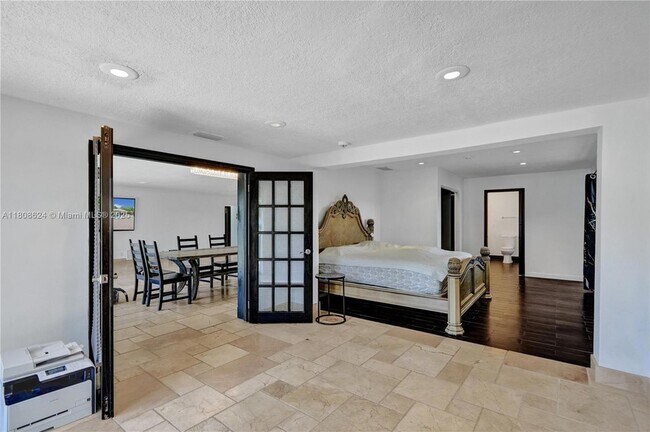 Building Photo - 3100 NE 56th Ct