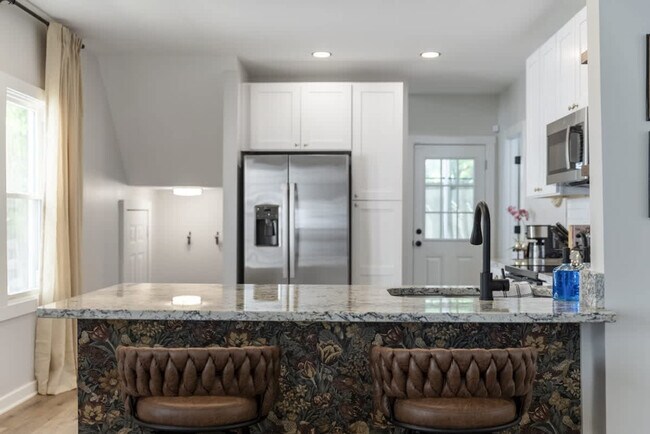 Building Photo - 19620 Ormiston Ave