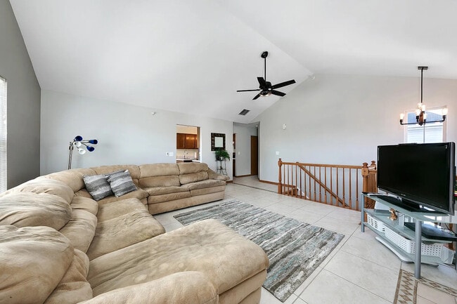 Building Photo - 2544 Dickens Dr