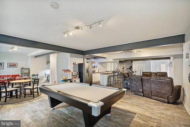 Building Photo - 5248 Clifton St