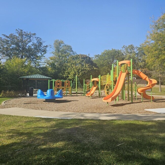 Building Photo - 8440 W 95th St