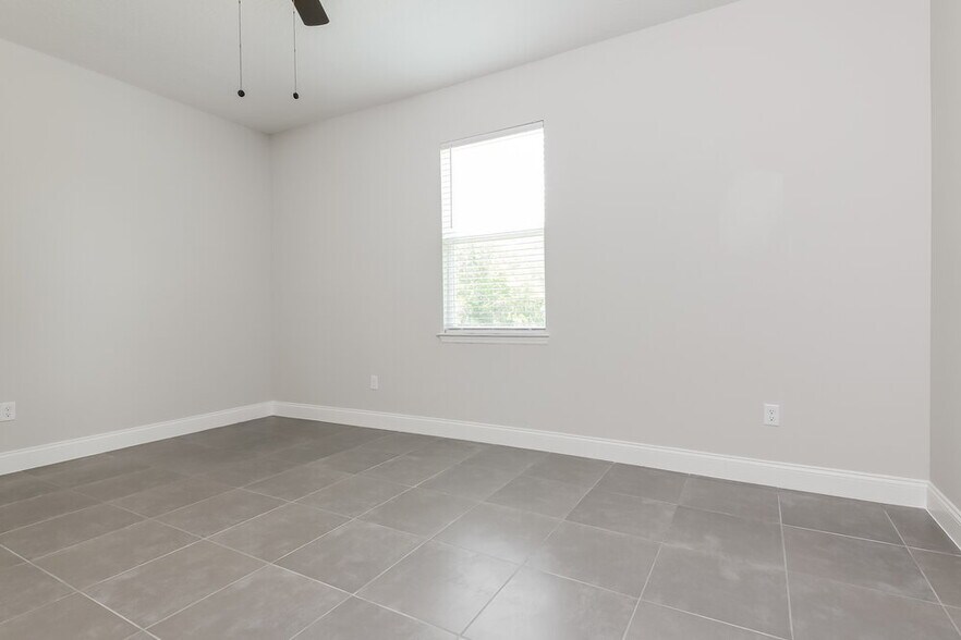 Building Photo - 604 Gaul Way