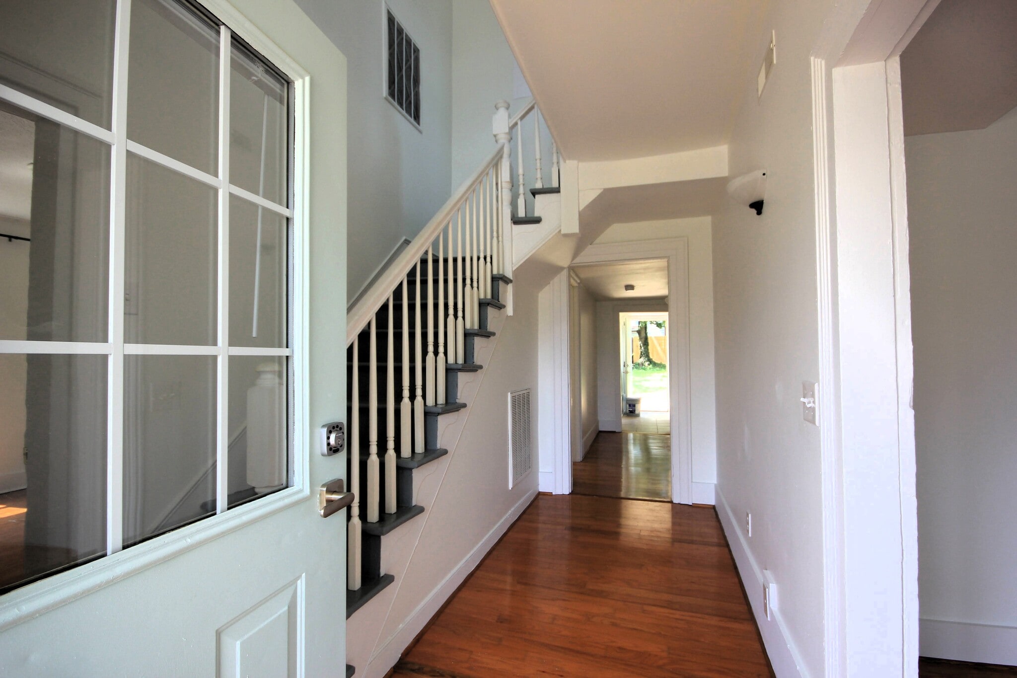 Building Photo - 421 9th St NW