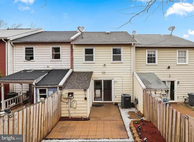 Building Photo - 7627 Glenolden Pl