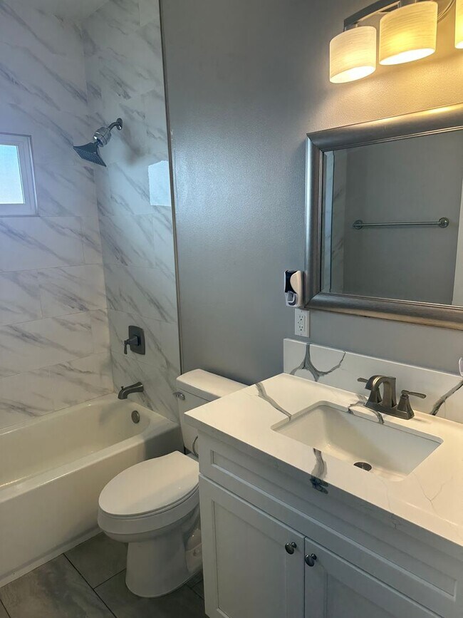 Building Photo - Beautifully Remodeled 4-Bedroom, 2-Bathroom Single-Family Home
