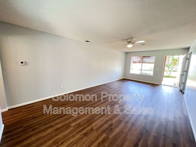 Building Photo - 4748 Sunny Hills Rd