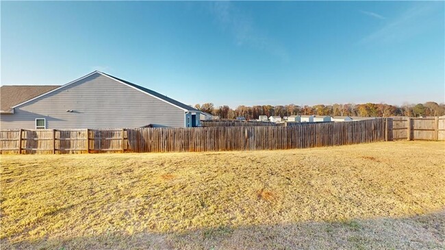 Building Photo - 90 Ingle Dr