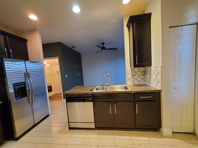 Building Photo - 289 Lake Monterey Cir