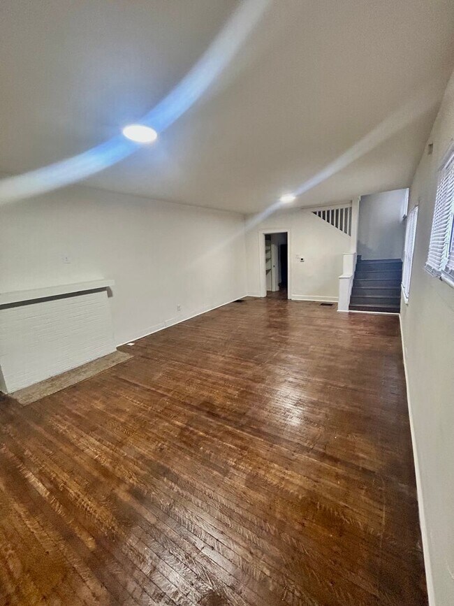 Building Photo - 2922-2924 Ruckle Street