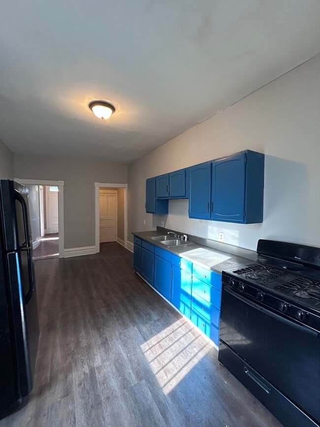 Building Photo - 3BR Single-Family Home + Office | Garage | Fresh Updates| Perrysville Avenue