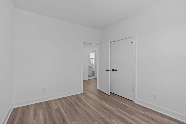 Building Photo - 1318 E Lenoir St