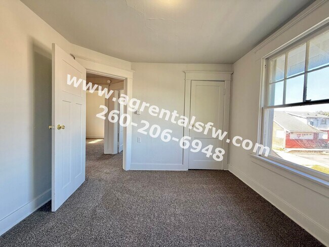 Building Photo - 3 Bedroom House