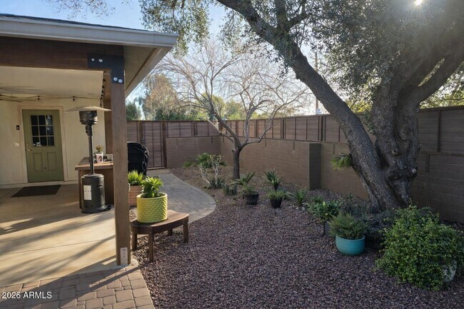 Building Photo - 174 W Highland Ave