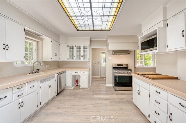 Building Photo - 1096 Armada Dr