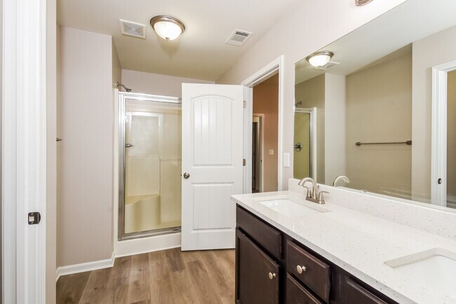 Building Photo - 131 Bethany Manor Dr