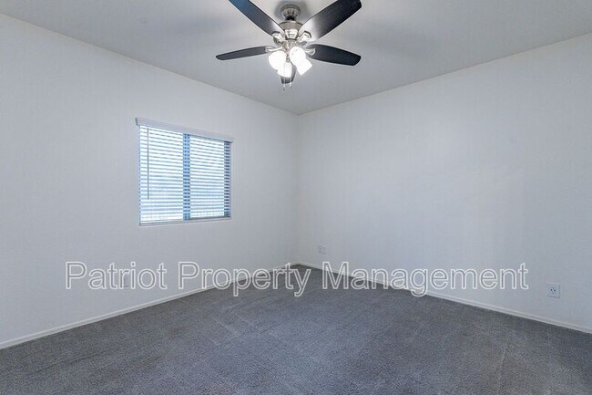 Building Photo - 8816 S 41st Dr