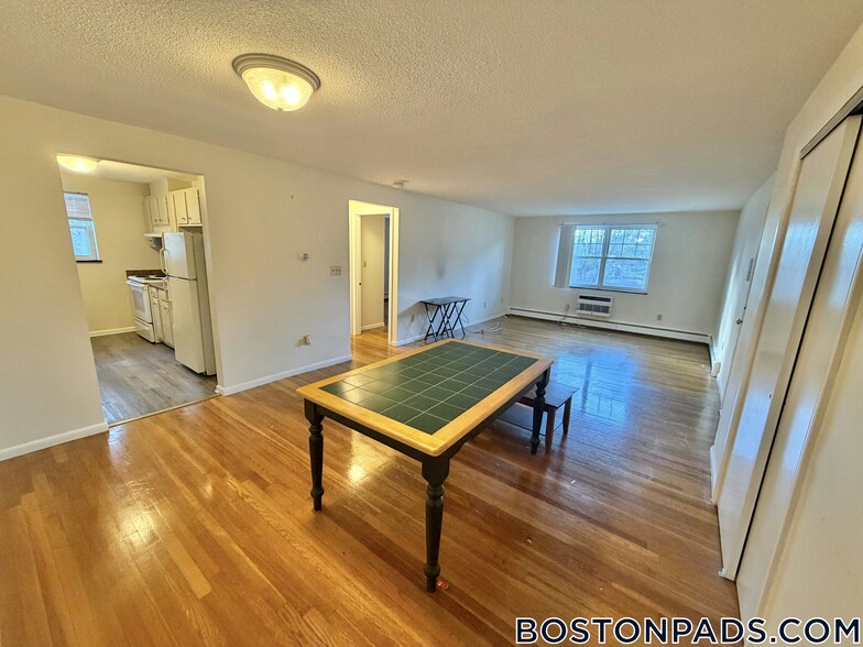 Building Photo - 68 Mill St