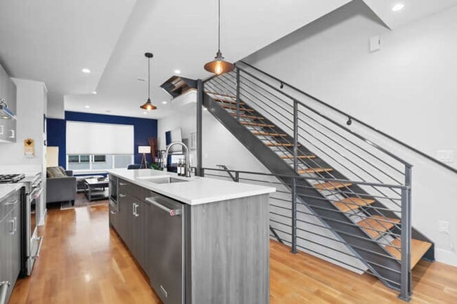 Building Photo - Charming City Living Near Downtown Denver ...