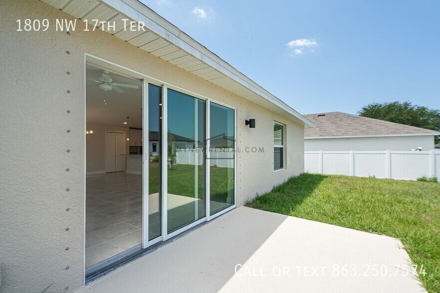 Building Photo - 1809 NW 17th Terrace