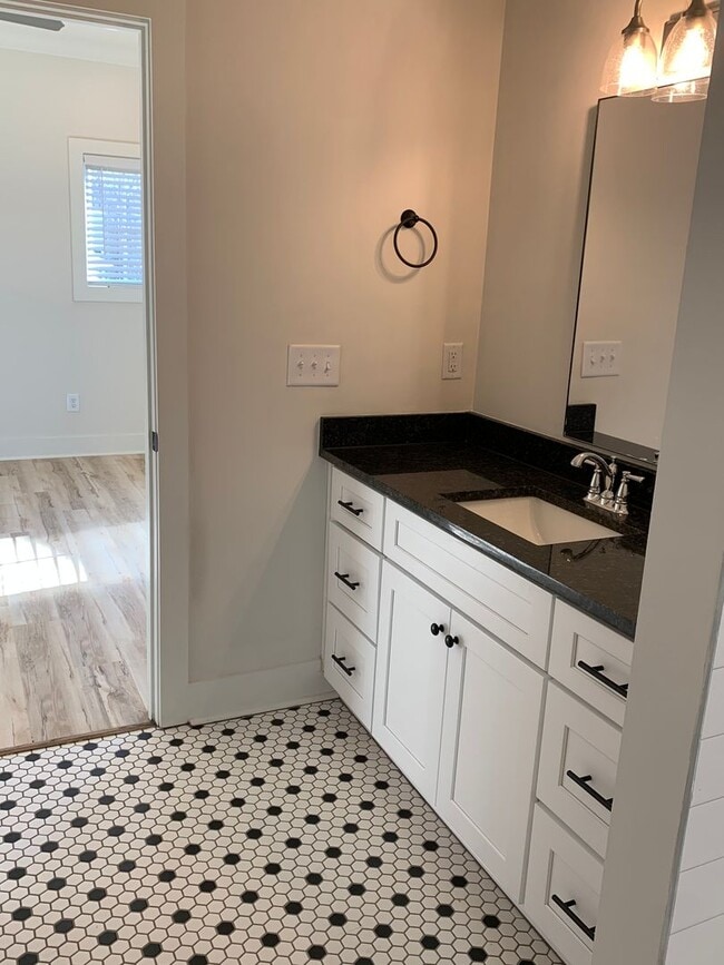 Building Photo - Piper Glenn Subdivision