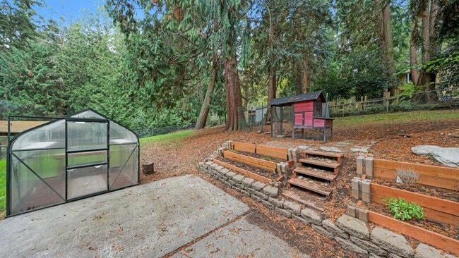 Building Photo - 3 Bed 2 Bath - Large Backyard - Groups - N...