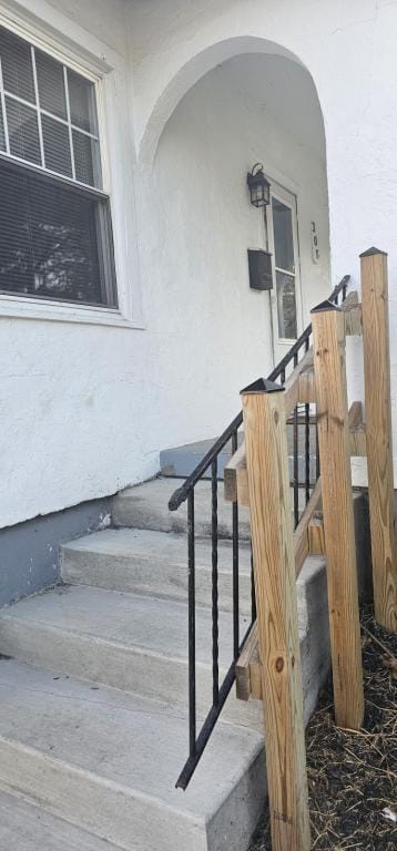 Building Photo - 308 E Maplewood Ave
