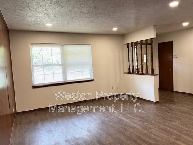 Building Photo - 1636 N Ann Arbor Ave