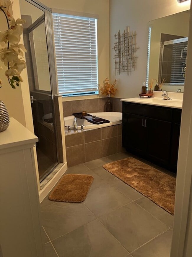 Building Photo - Move-in ready townhome in Verona Trace! This newer 3BR/3BA home!!!