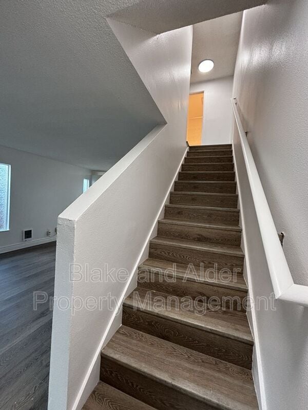 Building Photo - 4101 NE Killingsworth St