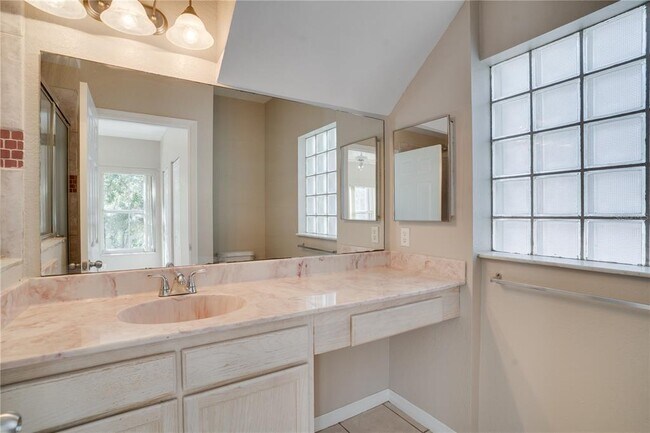 Building Photo - 5028 Sunridge Palms Dr