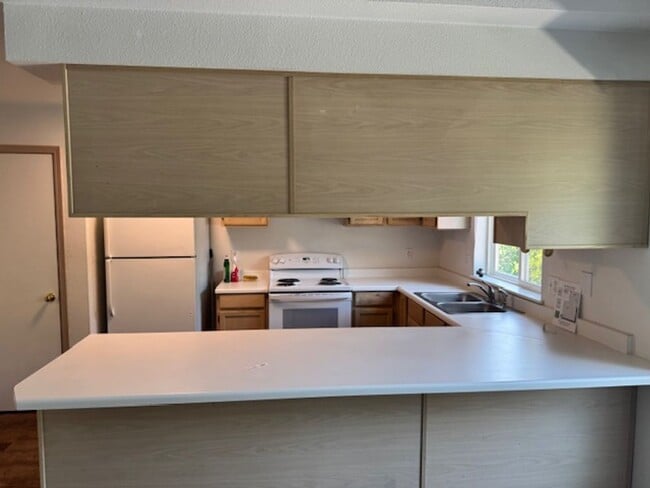 Building Photo - 3044 Sheraton Ct
