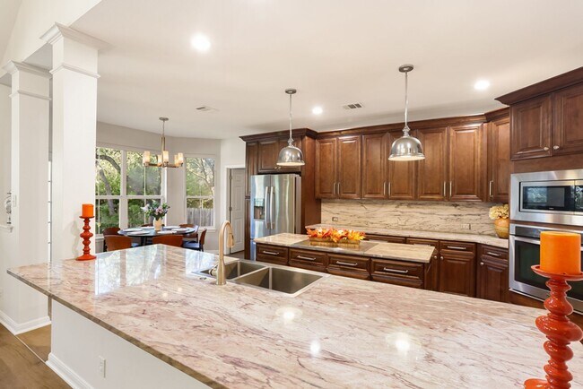 Building Photo - 4 Bedroom/3.5 Bath Rogers Ranch Subdivision