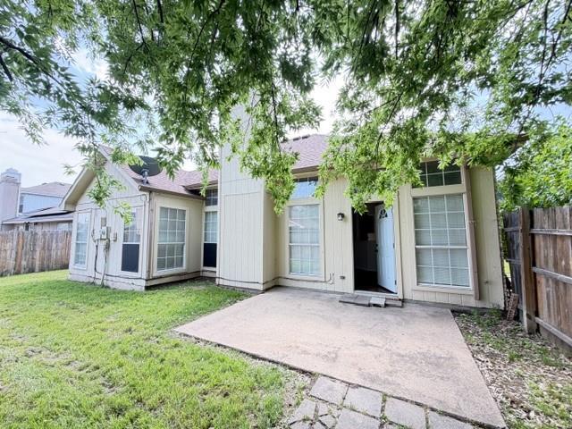 Building Photo - 5305 Manhassett Dr