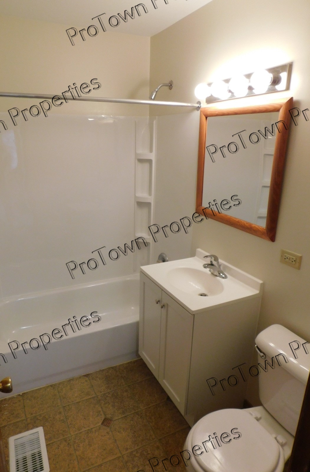 Building Photo - 208 Louis Rd