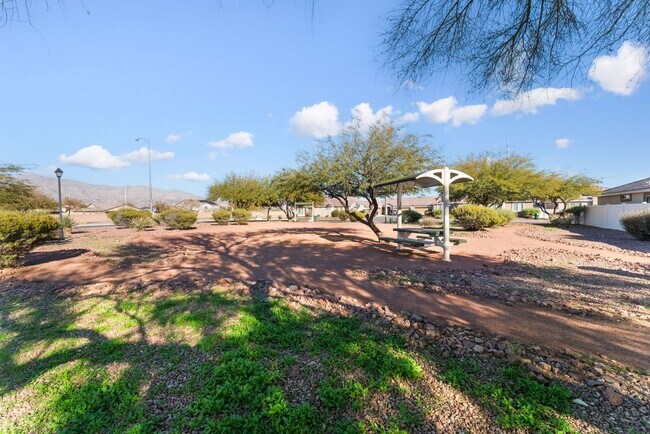 Building Photo - Spacious 3-Bed, 2-Bath Home with All Appliances Included!