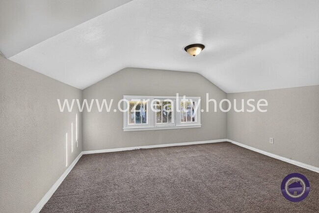 Building Photo - 1263 Crestwood Rd