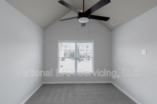 Building Photo - 50 Trinity Ln