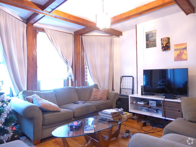 Building Photo - 124 Calumet St
