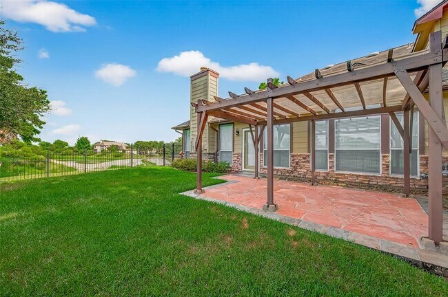 Building Photo - 7914 Loyel Pointe Dr
