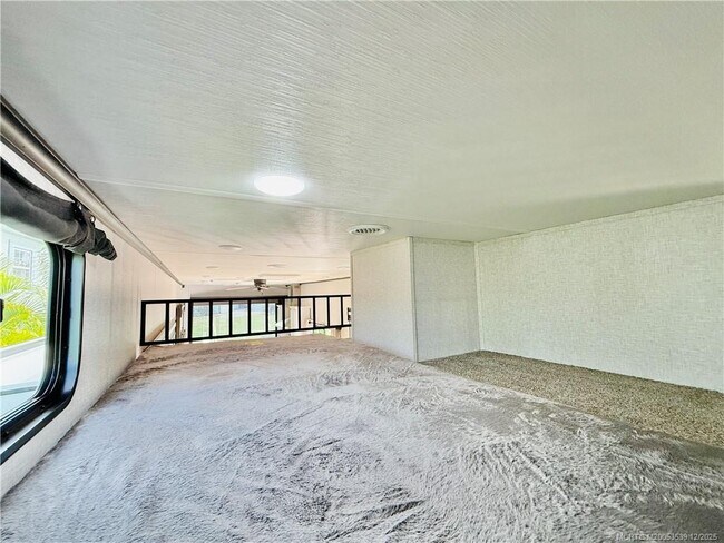 Building Photo - 10725 S Ocean Dr