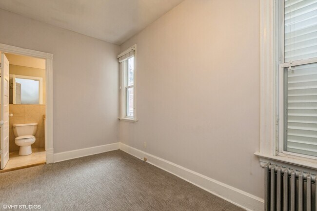 Building Photo - 3722 N Bosworth Ave