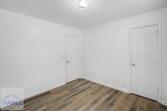 Building Photo - 342 Sheila Dr