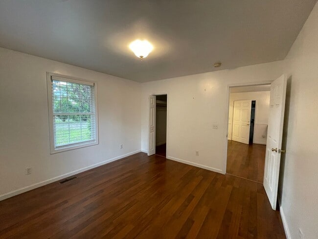 Building Photo - 2203 Yaupon Dr