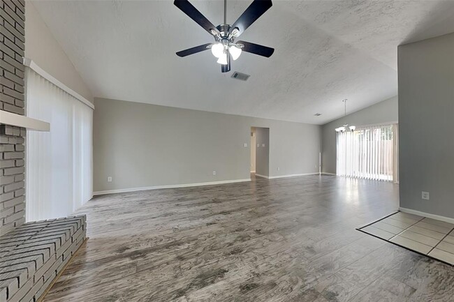 Building Photo - 9 Briervine Ct