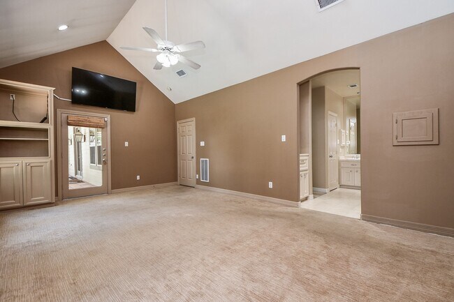 Building Photo - 1240 Bingle Rd