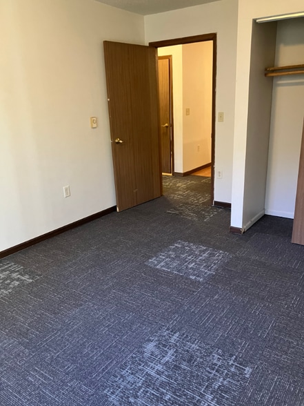 Building Photo - 803 Roundhouse Addition