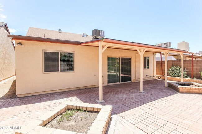 Building Photo - 6016 W Desert Cove Ave
