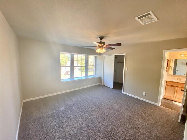 Building Photo - 6417 Orange Blossom Way