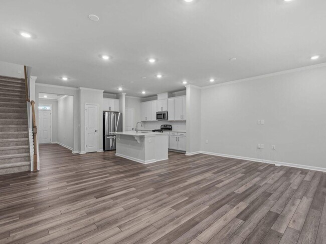 Building Photo - 3BR Like-New Townhome – GREAT PRICE - Community Pool/Playground